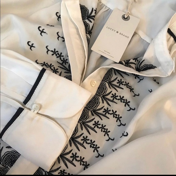 Lucky brand long sleeve - Picture 3 of 3